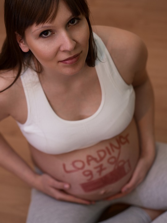 A szülés várható időpontja fontos dátum a várandósgondozás során a kismama és orvosai számára egyaránt.
